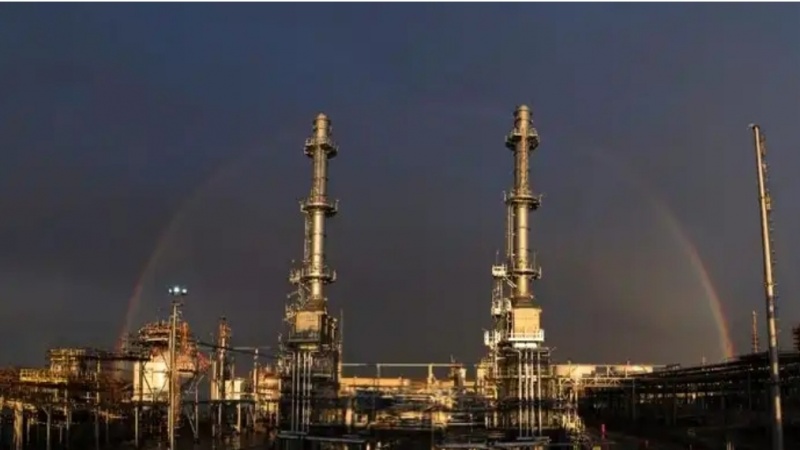 İran maksimum baskıya rağmen petrol alanında 5,6 milyar dolarlık 3 projeyi hayata geçiriyor