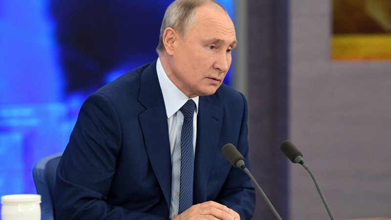 Putin: i nostri vaccini efficaci contro le varianti