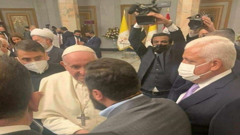 Papa’dan Haşdi Şabi Komutanına Hediye
