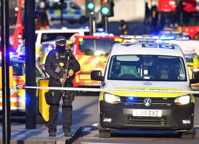 حادث أمني يخلف قتلى وإصابات بمنطقة "ويلز" البريطانية