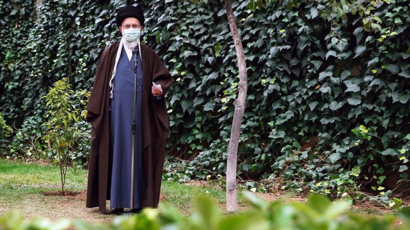 Revolutionsoberhaupt betont Erhaltung der Umwelt und warnt vor Folgen der Umweltzerstörung