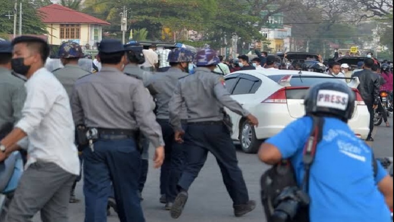 缅甸员警加入反军方阵营