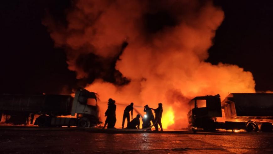 موجة صاروخية عنيفة تستهدف مصافي النفط السوري شرقي حلب