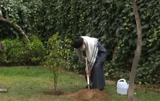 Ayetullah Hamanei’den çevre faaliyetlerinin önemine vurgu