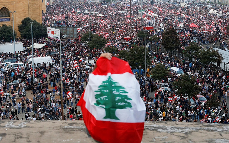 غضب شعبي احتجاجا على تدهور الاوضاع المعيشية في لبنان
