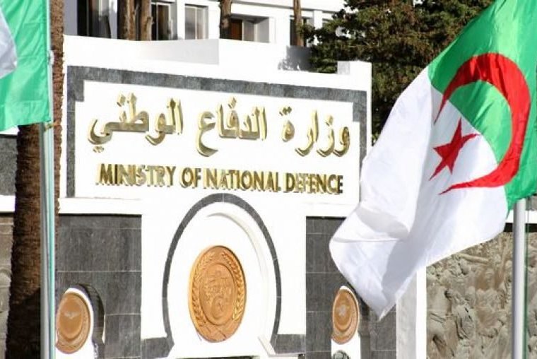 وزارة الدفاع الجزائرية: "عملاء وجواسيس" وراء شعارات الحراك ضد الجيش