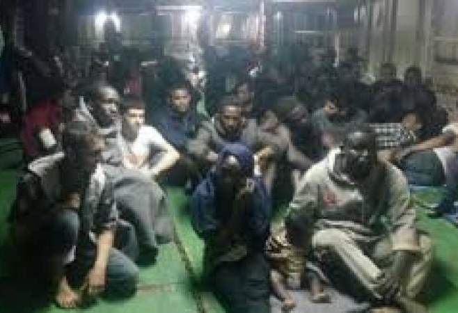 تحرير 120 مهاجراً كانوا محتجزين غرب ليبيا