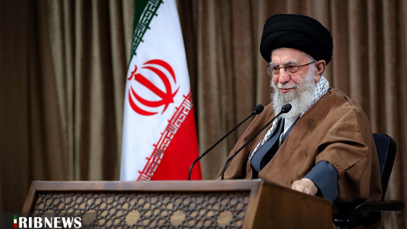 Ayatullah Khamenei: Dibutuhkan Dua Unsur untuk Hadapi Musuh