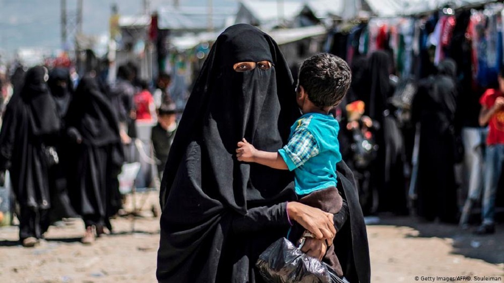 موسكو ودمشق: السلطات الكردية فقدت السيطرة على الوضع في مخيم الهول