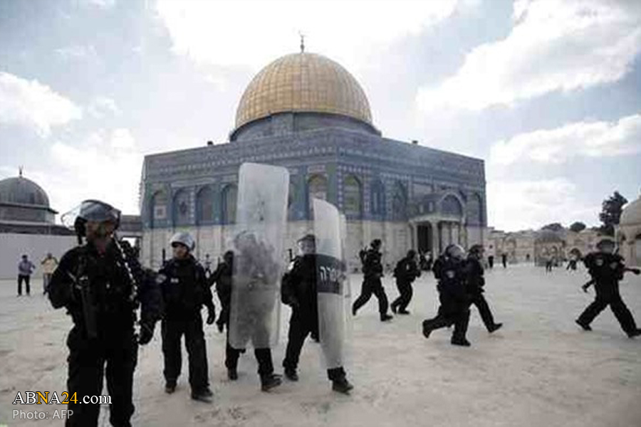 Israeli forces attack Palestinian worshipers at al-Aqsa Mosque
