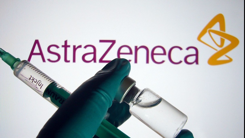 Vaccini, AstraZeneca: nuovi tagli nelle consegne all'Ue