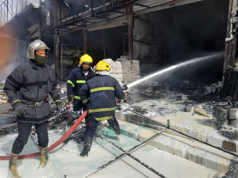 العراق: 50 فرقة تشارك في اخماد حريق كرادة ببغداد + (صور)