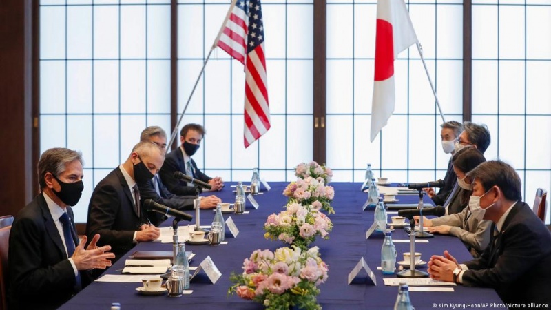 美国国务卿和国防部长及其日本同行举行安全会议
