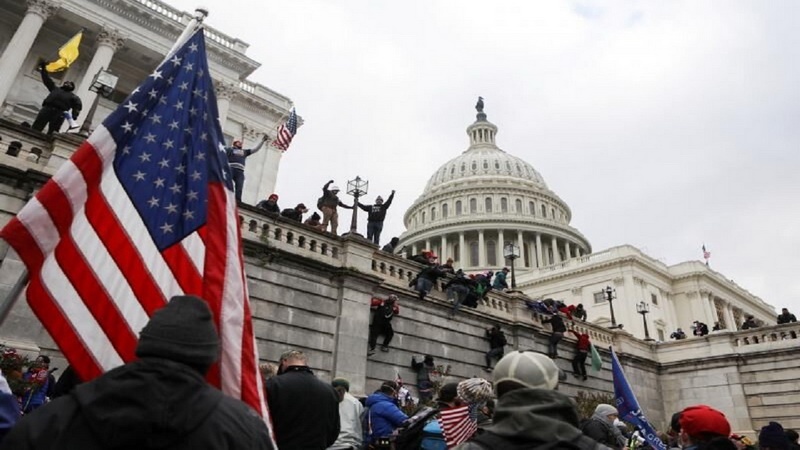 Прокуратура США обвинила четырех лидеров Proud Boys в заговоре