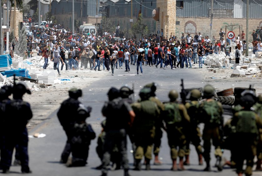 مواجهات بين الفلسطينيين وقوات الاحتلال الاسرائيلي جنوب نابلس