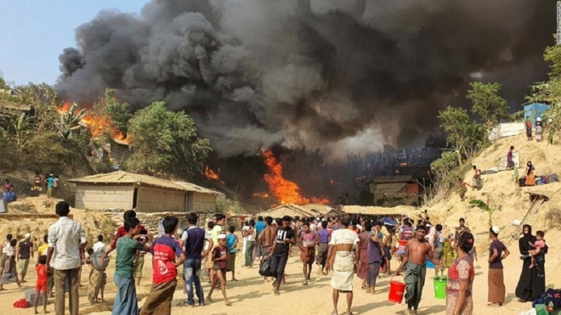 バングラのロヒンギャ難民キャンプで大火災　2万人避難・死亡者も