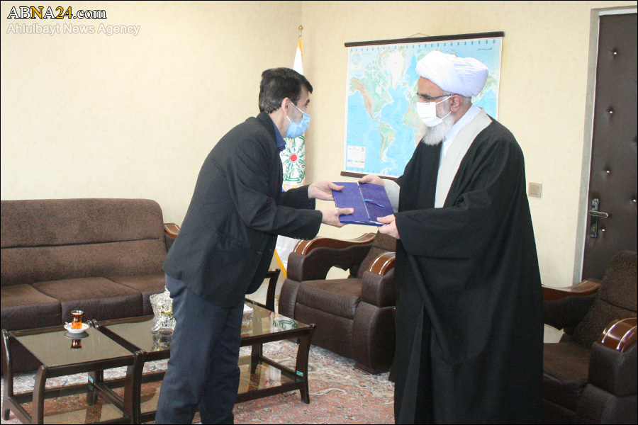 Photos: En commémoration de la Journée des vétéran, l'ayatollah Ramazani a rencontré l'un des fiers vétérans de la guerre Iran-Irak