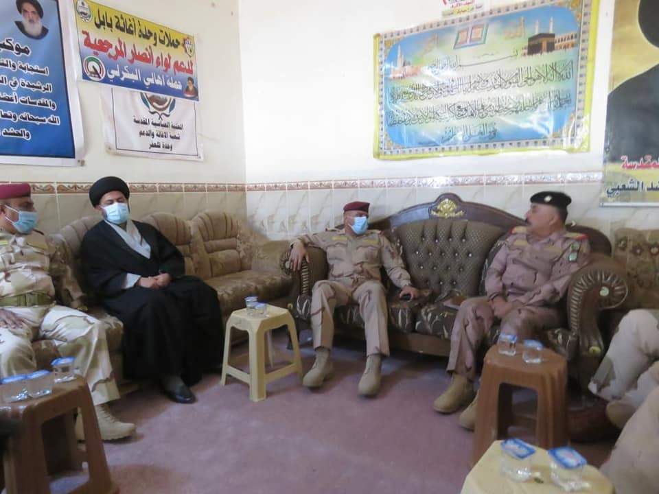 كبار ضباط الجيش العراقي يلتقون بآمر لواء تابع لحشد العتبات+(صور)