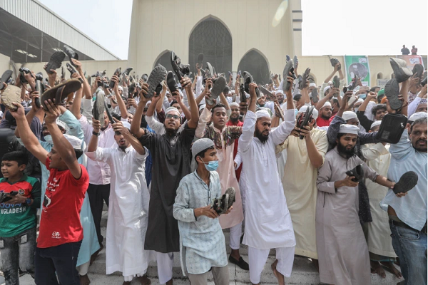 Les musulmans bangladais protestent contre la visite du Premier ministre indien