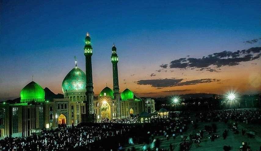 قناة "العبرات" بالتعاون مع العتبة الرضوية تقدم برنامج "الأمل الوحيد" مباشرا من مسجد جمكران