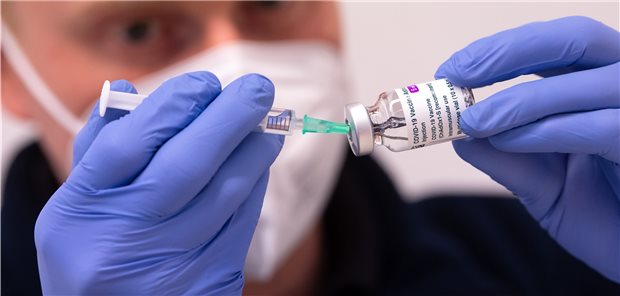 В России зарегистрировали первую в мире COVID-вакцину для животных