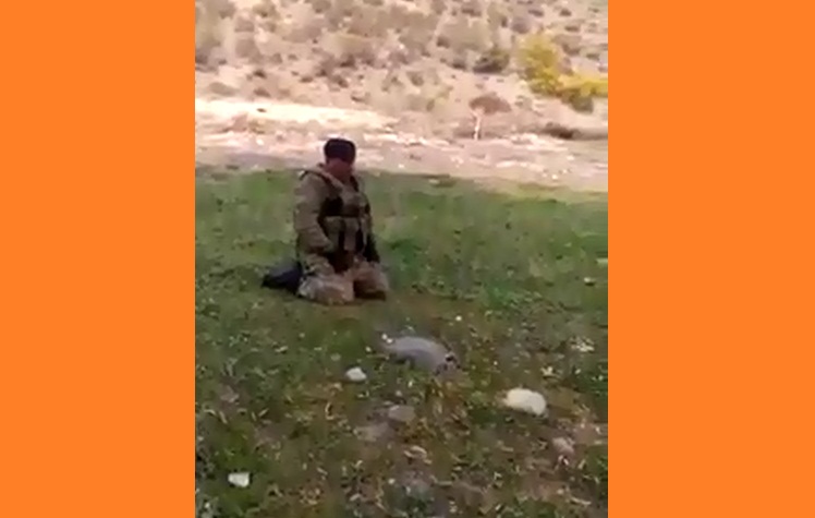 Намаза әнҝәл јохдур! Дөјүш бөлҝәсиндә Азәрбајҹанын намаз гылан Һүсејнчи забити – Видео