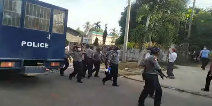  ဖမ္းဆီး ခံ ဆႏၵျပ ျပည္သူမ်ား ၏ ဖုန္းႏွင့္ ေငြေၾကး မ်ား ျပန္မရ