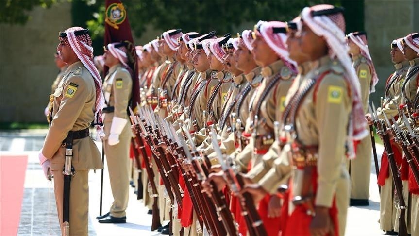 السلطات الأردنية تعتقل رئيس الديوان الملكي الأسبق ومبعوث الملك الخاص السابق للسعودية