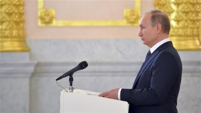 Rusya'da Putin Döneminin Devamı Belgesinin İmzalanması