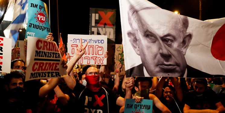 "Crime Minister": Israelis Resume Protest Against Netanyahu After PM Tasked with Forming Government