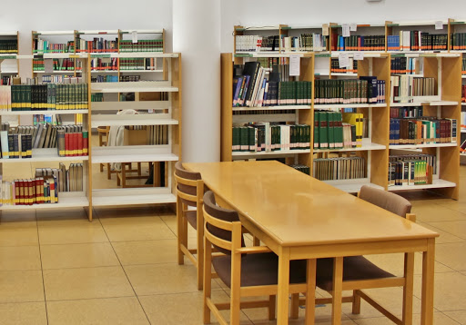 Irán dona libros a la Biblioteca Islámica Española