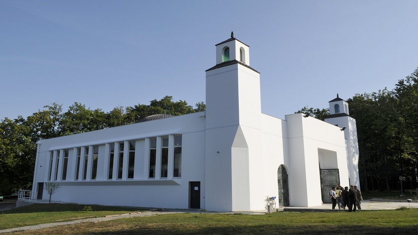French mosque hit by arson attack