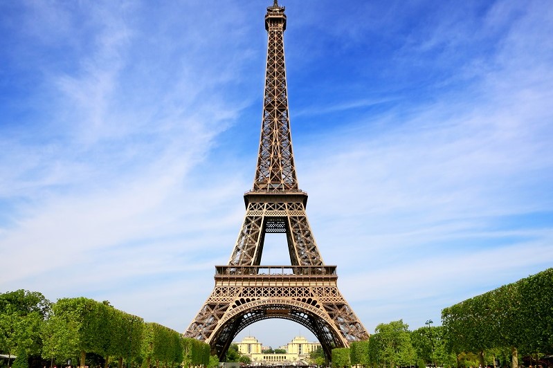 La Tour Eiffel aura-t-elle sa mosquée?