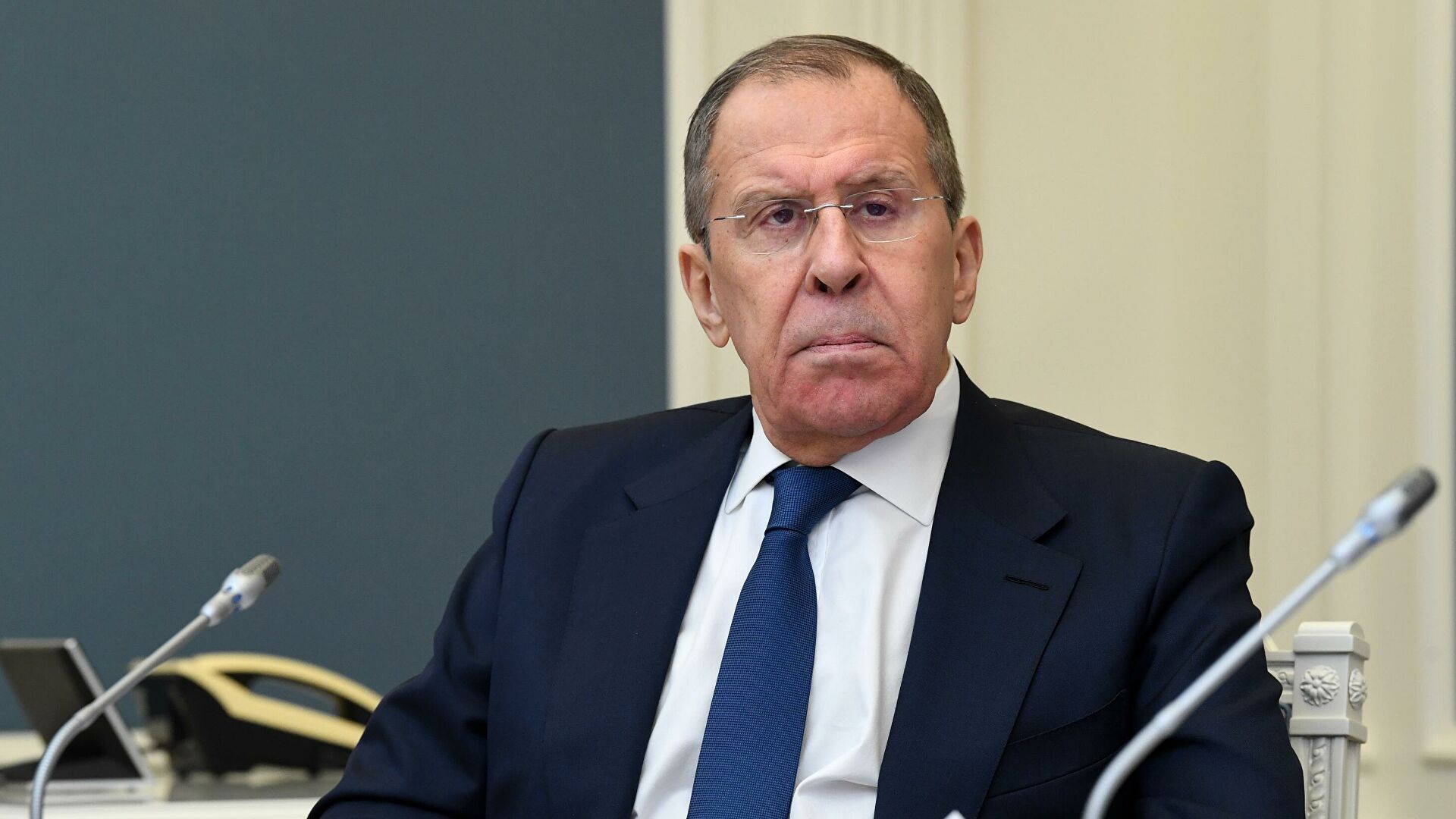 Лавров : РФ активно работает над отказом от платежных систем Запада