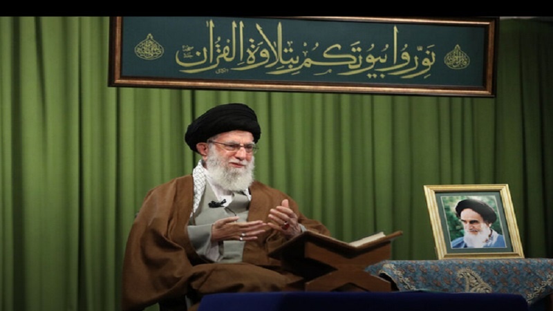 Ayetullah Hamanei’nin katılımı ile Kur'an'ı Kerim’le ünsiyet merasimi