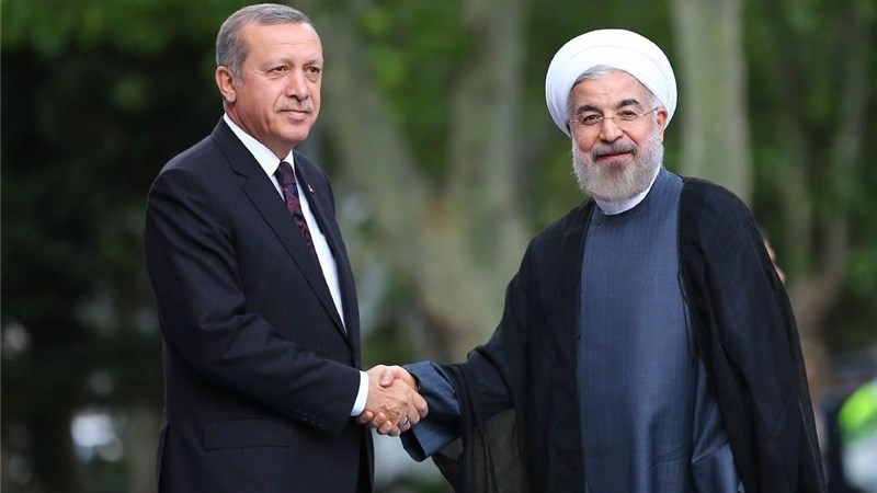 イラン大統領「地域へのイスラエルの進出は危険」、トルコ大統領との電話会談で