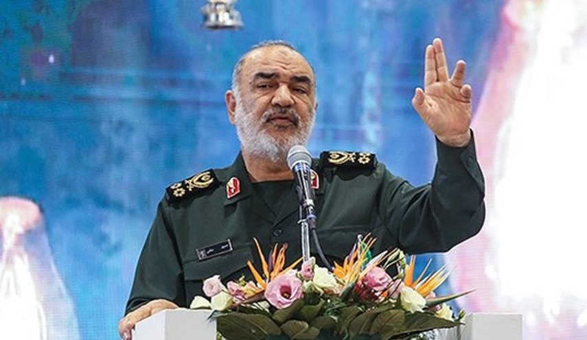 اللواء سلامي: الجيش والحرس الثوري لن يسمحا بزعزعة أمن البلاد 