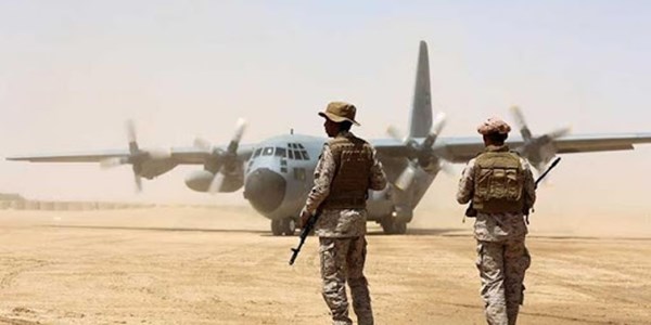 وصول ضباط من قوات المارينز الأمريكية إلى مطار الغيضة في المهرة اليمنية