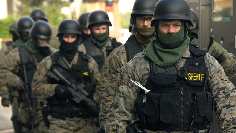米警察は、世界第３位の軍隊
