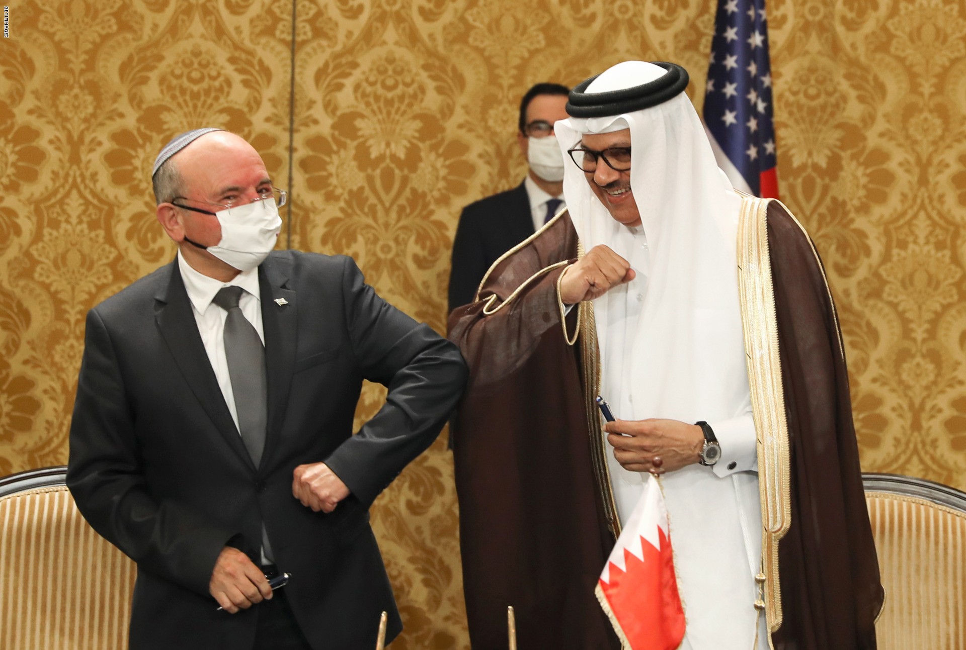 توقعات باعتراف قريب متبادل بين الاحتلال الاسرائيلي والبحرين بجواز السفر الأخضر