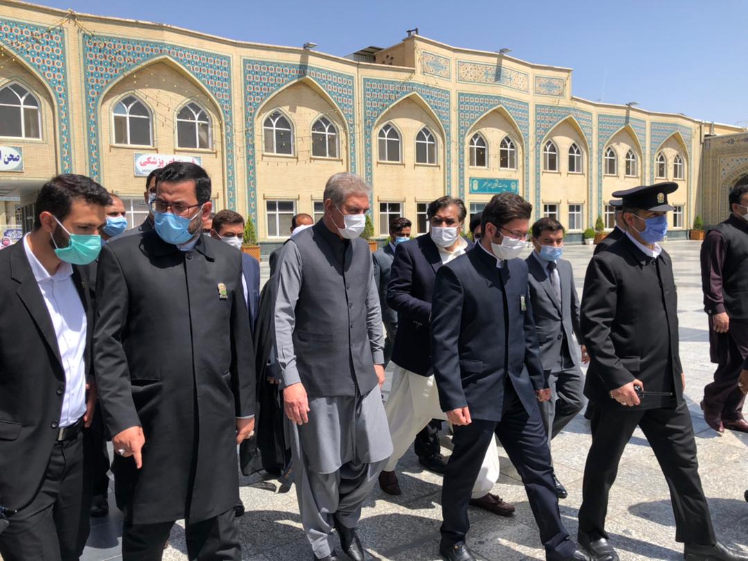 پاکستان کے وزیر خارجہ کی امام رضا علیہ السلام کے روضے پر حاضری