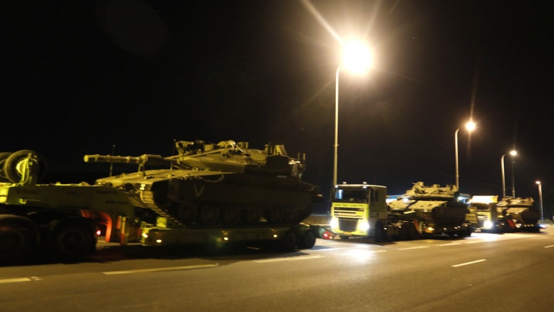 Truk Pengangkut Tank Israel Terguling di Perbatasan Lebanon