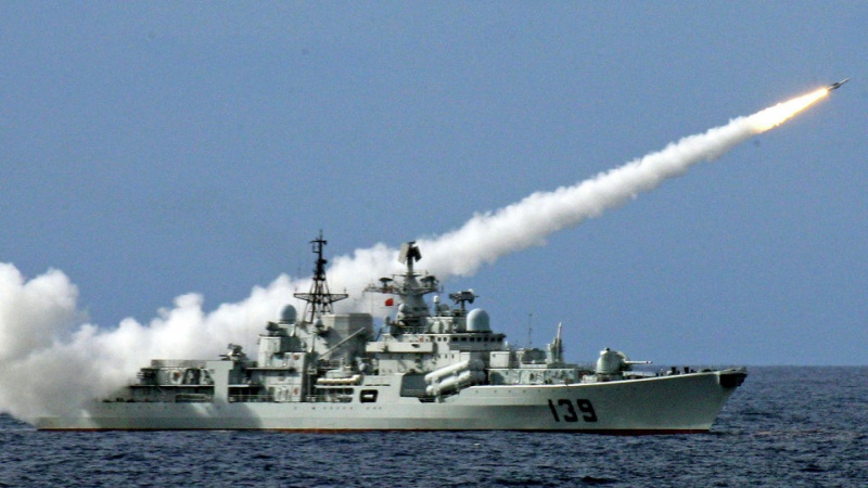 Fuoco di artiglieria delle navi della Flotta russa del Pacifico nel Mare del Giappone