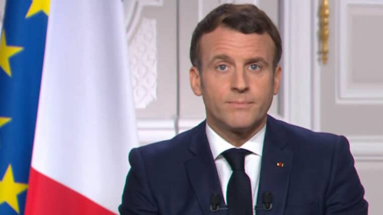 Le président français idiot Emmanuel Macron réitère les sentiments islamophobes