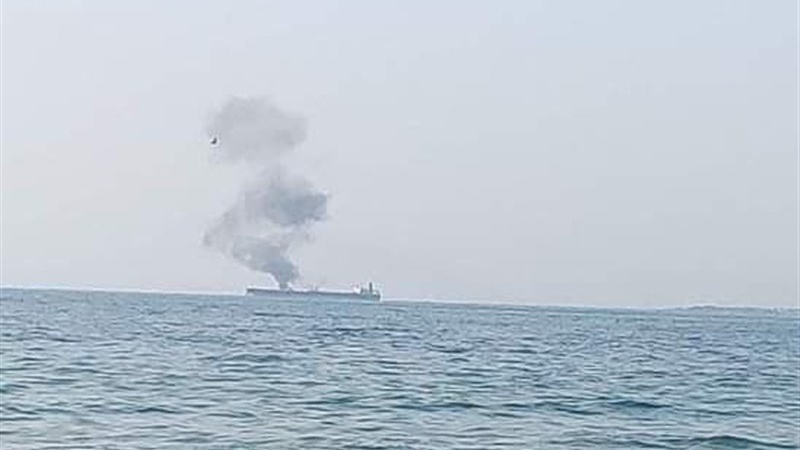 一架无人机在巴尼亚斯海岸，对一艘油轮发动袭击
