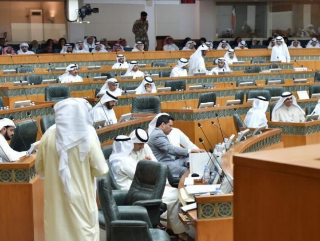 28 نائبًا يرفضون بدء جلسة مجلس الأمة الكويتي إلا بعد استجواب رئيس الوزراء