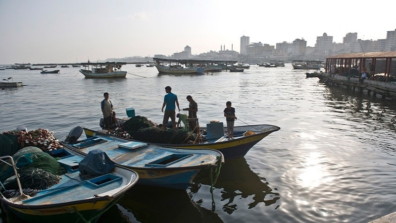 Pescatori palestinesi privati del diritto di andare a pesca