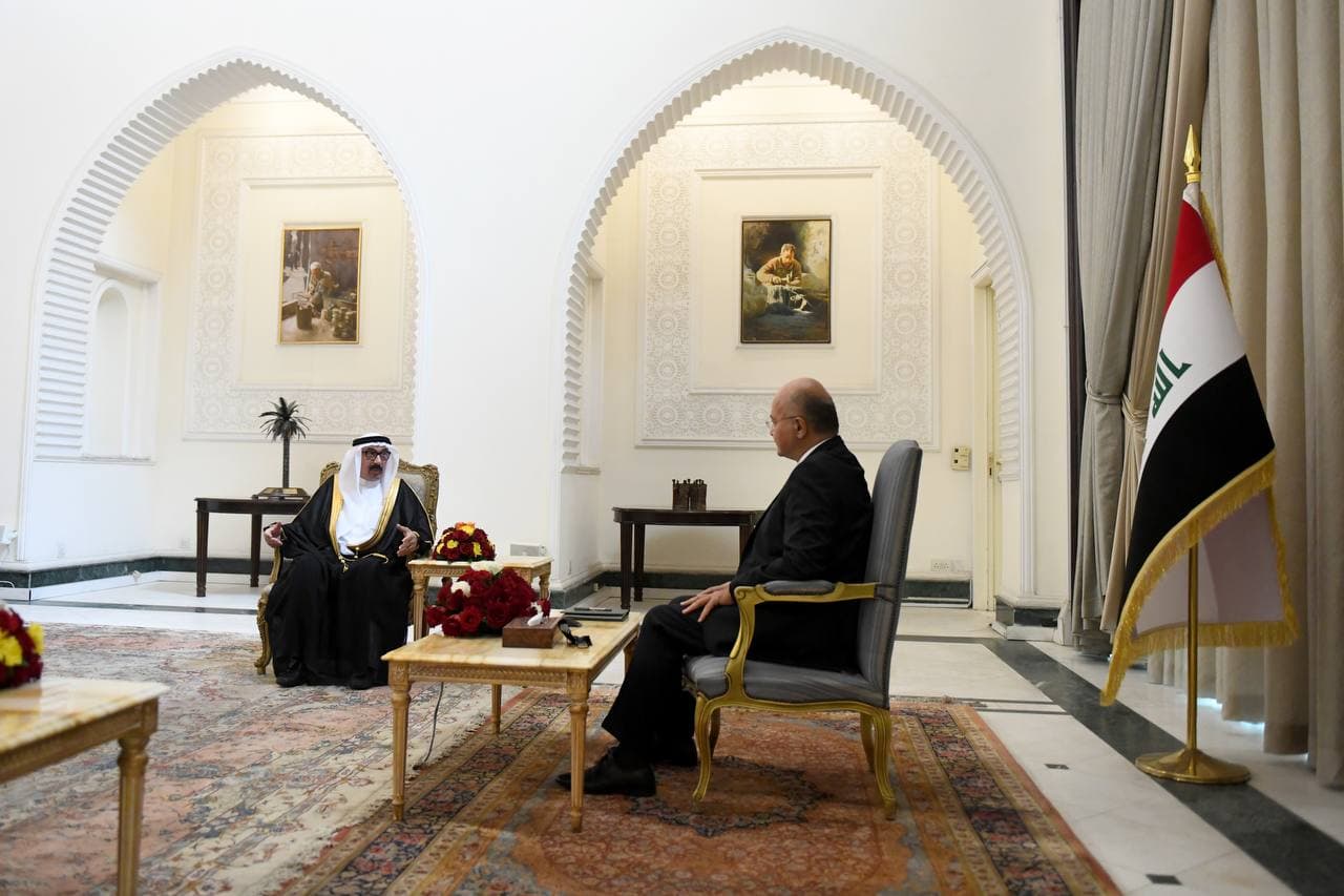 صالح يتسلم أوراق اعتماد السفير الإماراتي ويدعو لتفعيل اتفاقيات البلدين