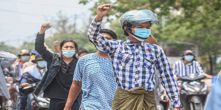 အၾကမ္းဖက္ စစ္ေကာင္စီ အား မႏၲေလး တကၠသိုလ္ ေက်ာင္းသားမ်ား သမဂၢ ဆႏၵျပ ။ ။ photos