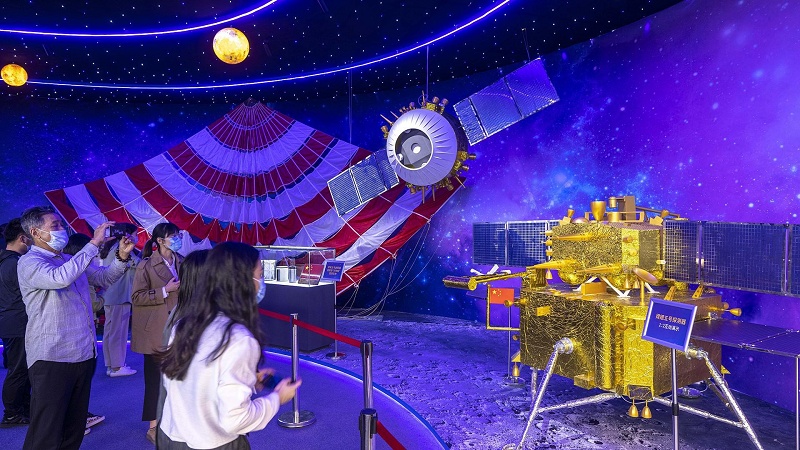 Китай намерен запустить лунный зонд "Чанъэ-6" в 2024 году